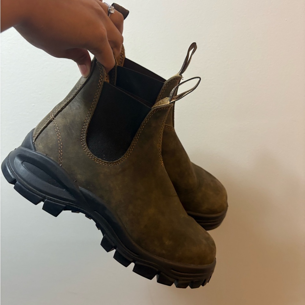 blundstone Chelsea Boots